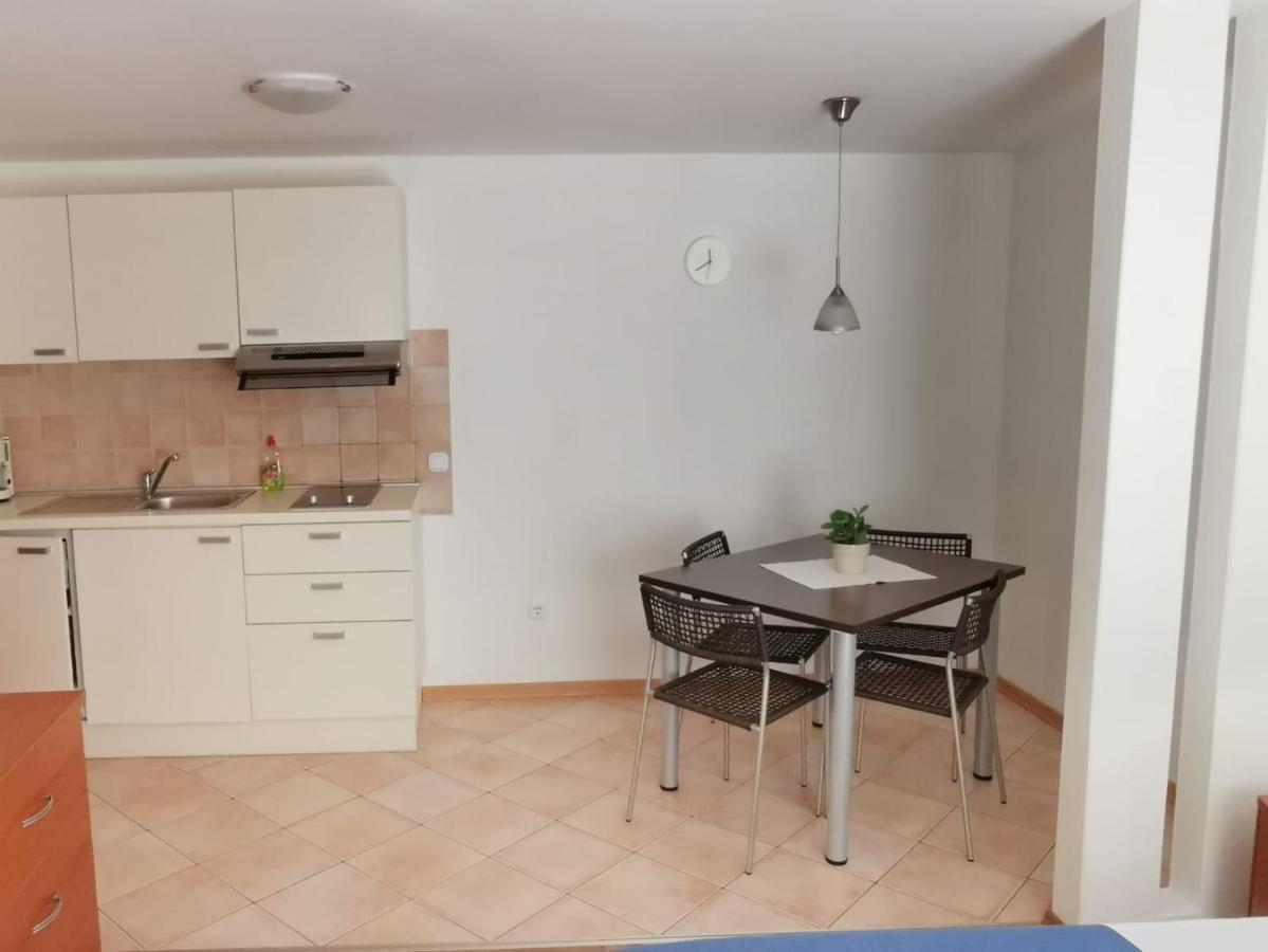 Apartments By The Sea Cres - 13312 외부 사진