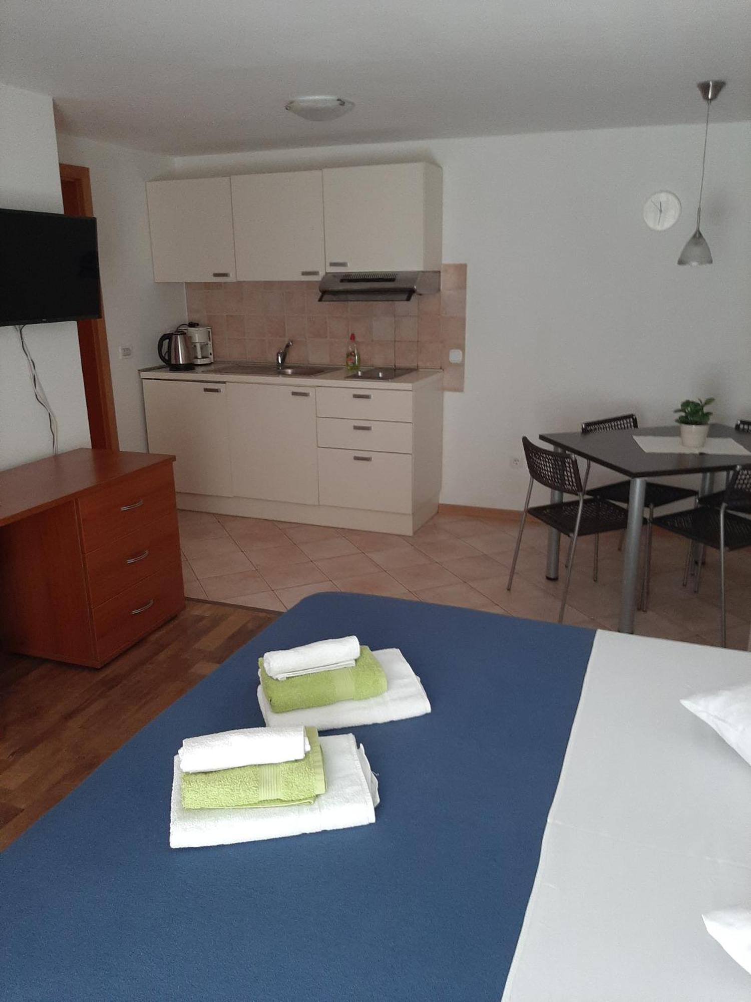 Apartments By The Sea Cres - 13312 객실 사진